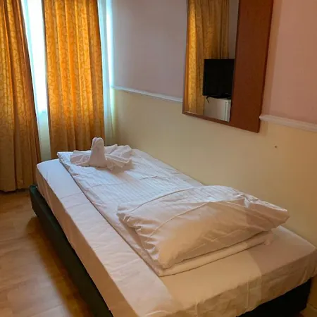Penzion A 57 Longerich 10 Min Zum Zentrum