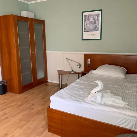 Guest house A 57 Longerich 10 Min Zum Zentrum Cologne