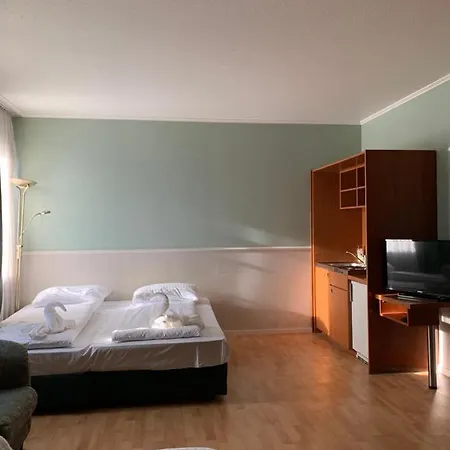 Guest house A 57 Longerich 10 Min Zum Zentrum Cologne