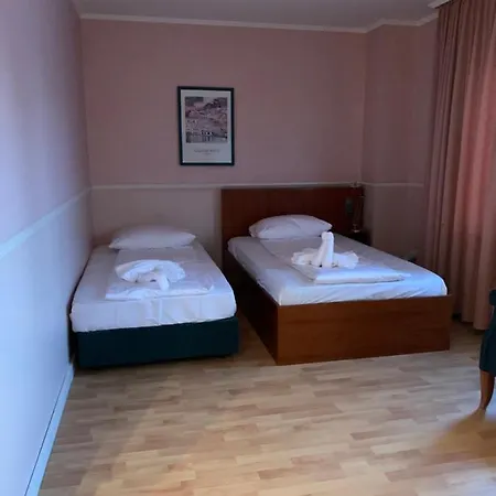 A 57 Longerich 10 Min Zum Zentrum Guest house